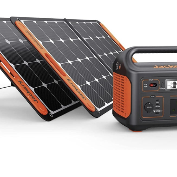 Jackery Explorer 1000 Portable Power Station + 2 SolarSaga 100W Solar